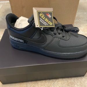 Nike Air Force 1 GTX Goretex sneakers size 9.5